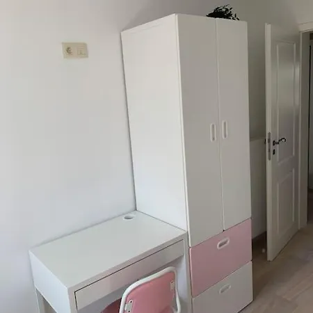 Au Centre D'une Historique. * Μπαστόν